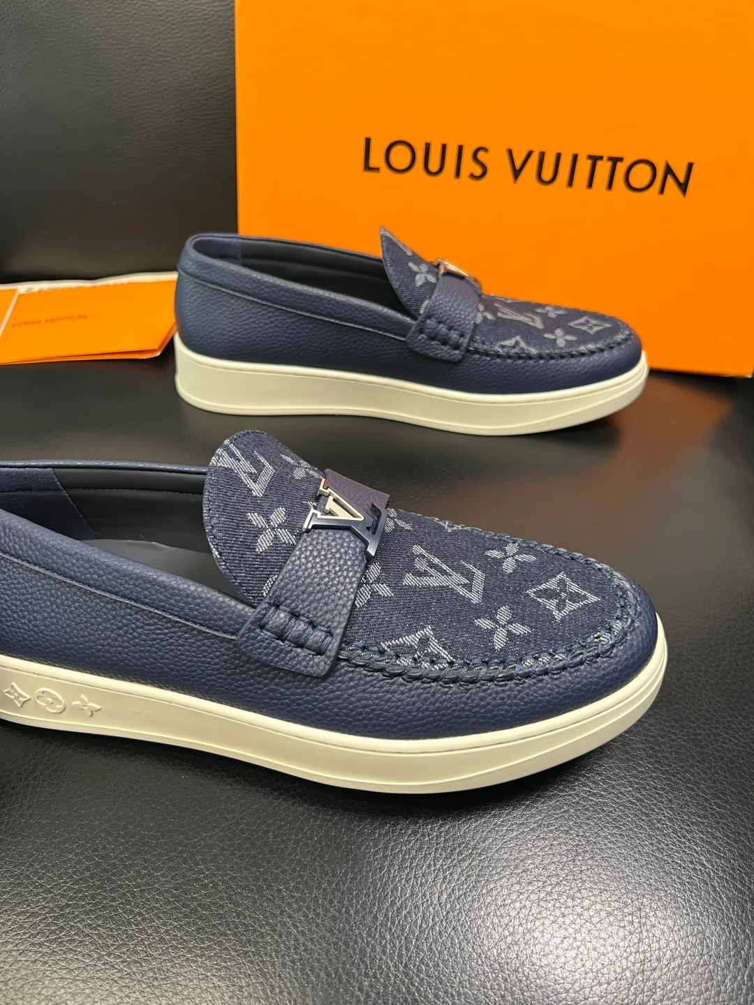 Men's shoes 💰720 Lv high quality top crafts Louis Vuitton, sports sneakers counter synchronization, uppers imported from Italy, high quality splicing colorful complex crafts, imported mesh pads soft and comfortable, soles: original soles specially provided by the original factory, T men's shoes 💰U exclusive movable molded soles super comfortable, original factory single goods, code number 38-44 (customized 45)